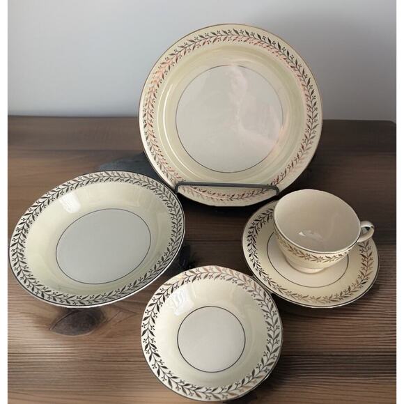 Taylor Smith & Taylor “Daphne” Cream Gold Set Lunch Plate 8” Bowl Tea Cup Saucer - Picture 1 of 10